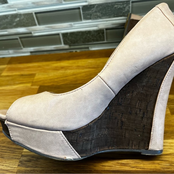 Michael Antonio open toe vegan leather and cork platform pumps - Picture 3 of 4